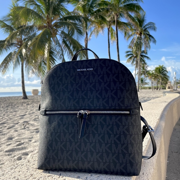 Michael Kors 🌴✨ $298 DALLAS MD SLIM  Backpack Handbag Designer MK Bag - Picture 1 of 8